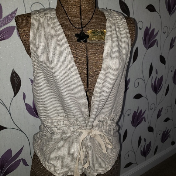 Vest - Picture 2 of 3